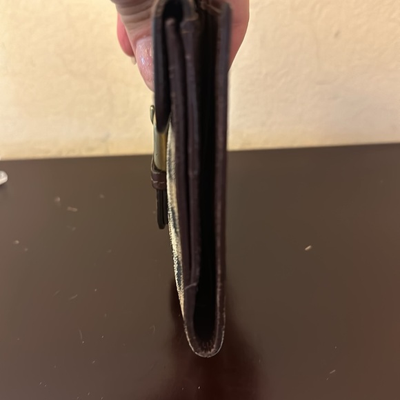 Burberry compact wallet fair condition - Picture 4 of 8